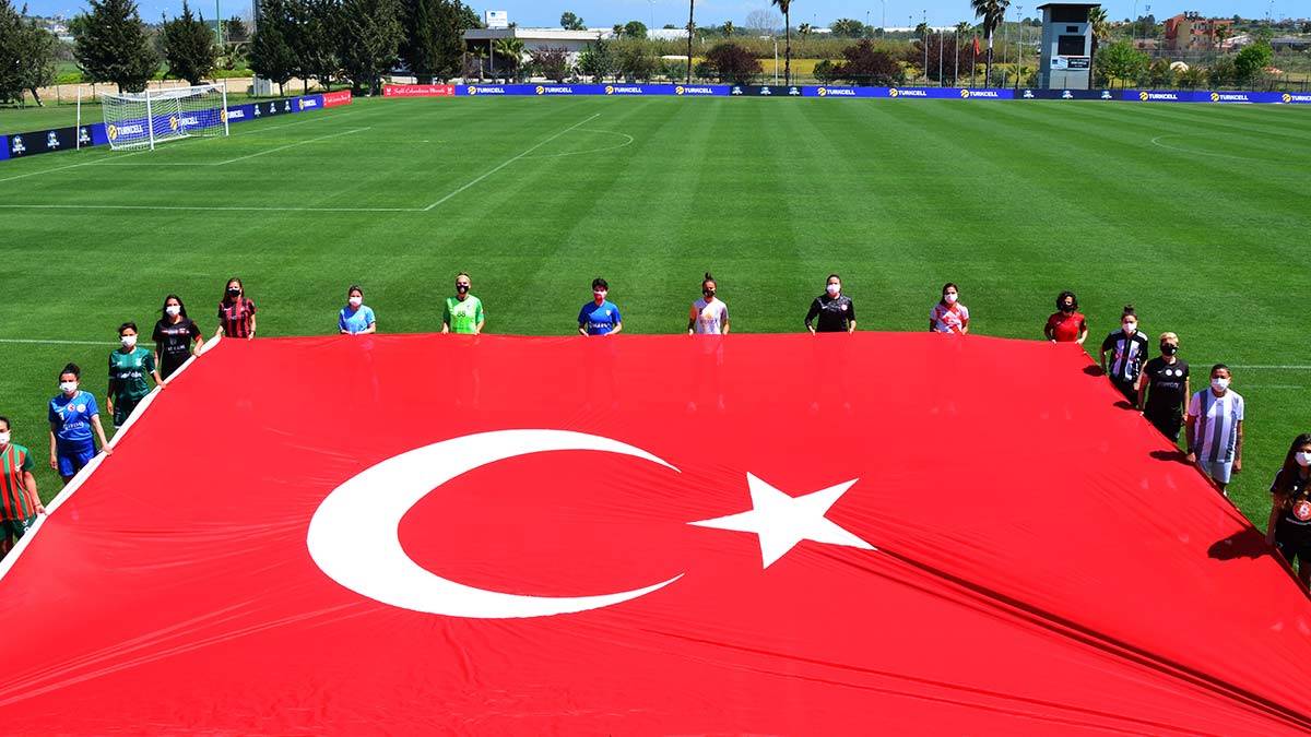 Kadın Milli Takımlar Teknik Heyeti 23 Nisan'ı kutladı