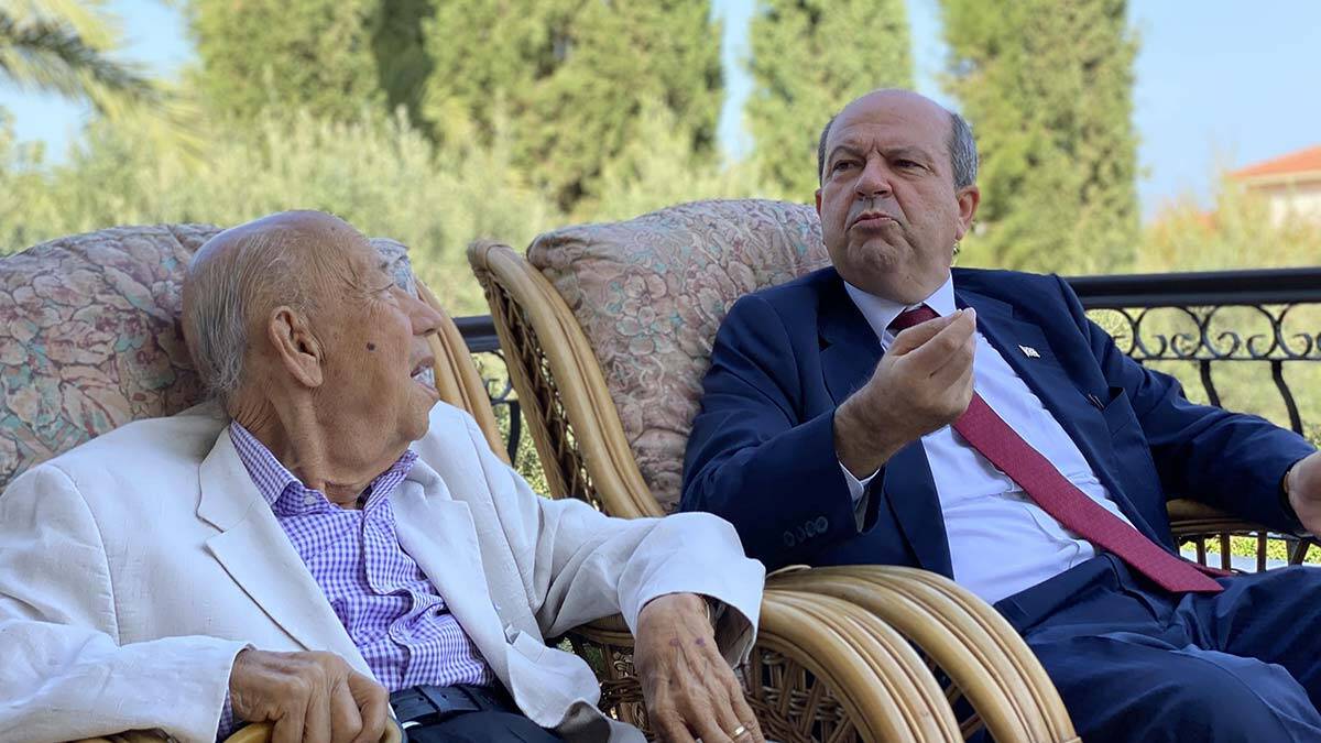 Kuzey Kıbrıs Türk Cumhuriyeti (KKTC) Cumhurbaşkanı Ersin Tatar'ın acı günü; Babası Rüstem Tatar bugün sabaha karşı vefat etti.