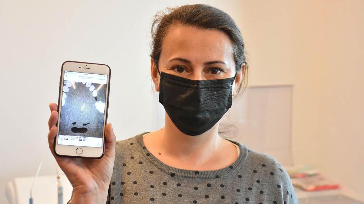 Kokoreç yerken diline iğne battı