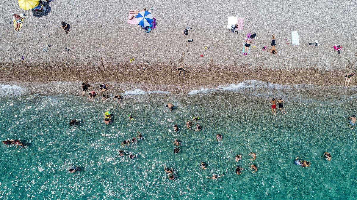 Turizmdatabank.com araştırmasına göre 2019'da 211.2 milyon geceleme yapılan tesisler, 2020 yılında 95.3 milyon gecelemeye ev sahipliği yaptı. Düşüşün yüzde 80'i yabancılardan, yüzde 20'si Türklerden kaynaklandı.