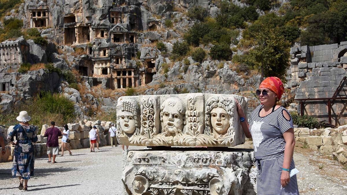 Türkiye'deki konaklama tesislerinin, koronavirüs salgını nedeniyle 2020 yılında koronanın turizme faturası 116 milyon geceleme kaybettiği belirlendi.