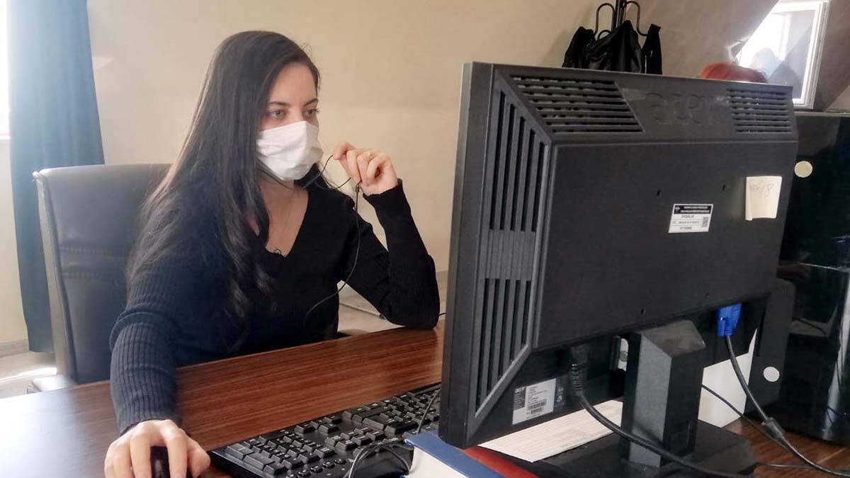Ankara İl Sağlık Müdürlüğü bünyesinde 'Koronavirüs Çağrı Merkezi'nde, 2 ay öncesine göre günlük gelen çağrı sayısı 30 kat artarak 6-7 bine yükseldi.