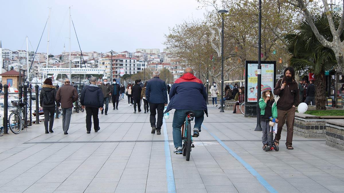 Prof. Dr. Alper Şener, koronavirüs geçirenlerde akciğer, böbrek, karaciğer hasarı ve şeker hastalıkları görülmeye başladığını söyledi.