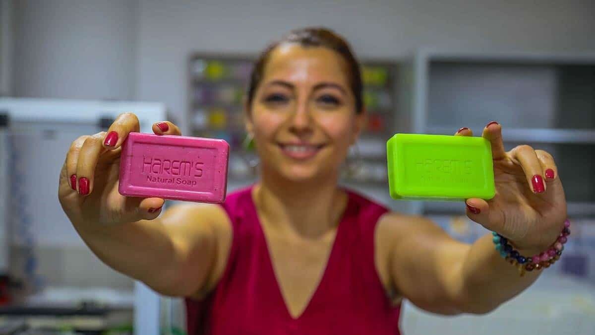 Kozmetik firmaları, el ve vücut temizliğinde anti bakteriyel özelliği olan, aynı zamanda cilt dostu sabun üretimine ağırlık verdi.
