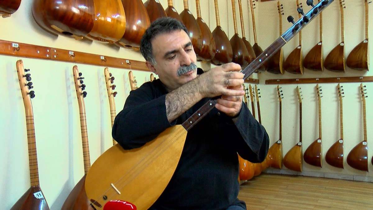 Erdal Erzincan'ın kitabı 23 Nisan'da çıkıyor