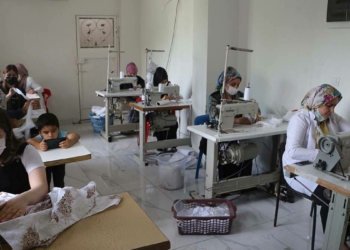 Kursta öğrendikleriyle tekstil atölyesi açtı