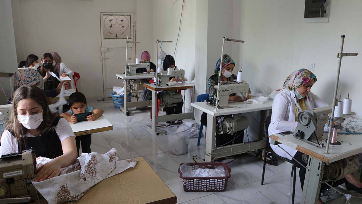 Kursta öğrendikleriyle tekstil atölyesi açtı