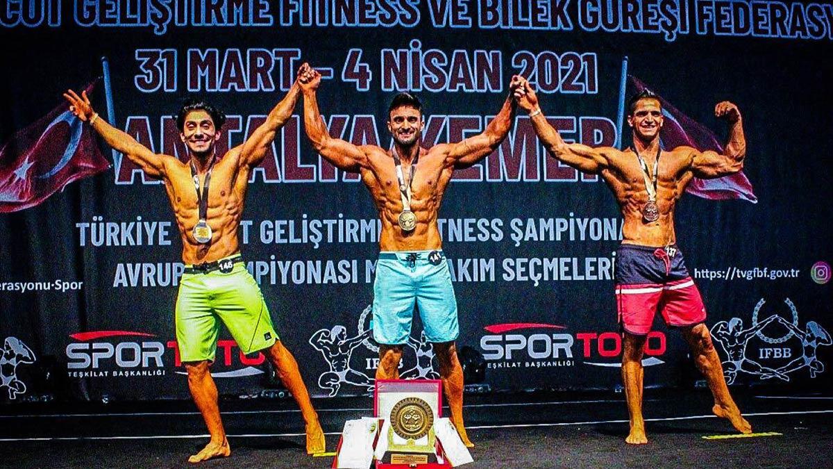 Kuzenine özenerek spor yapmaya başlayan Fatih Aslan (34), Antalya düzenlenen Vücut Geliştirme Fitness Şampiyonası'nda Türkiye şampiyonu oldu.