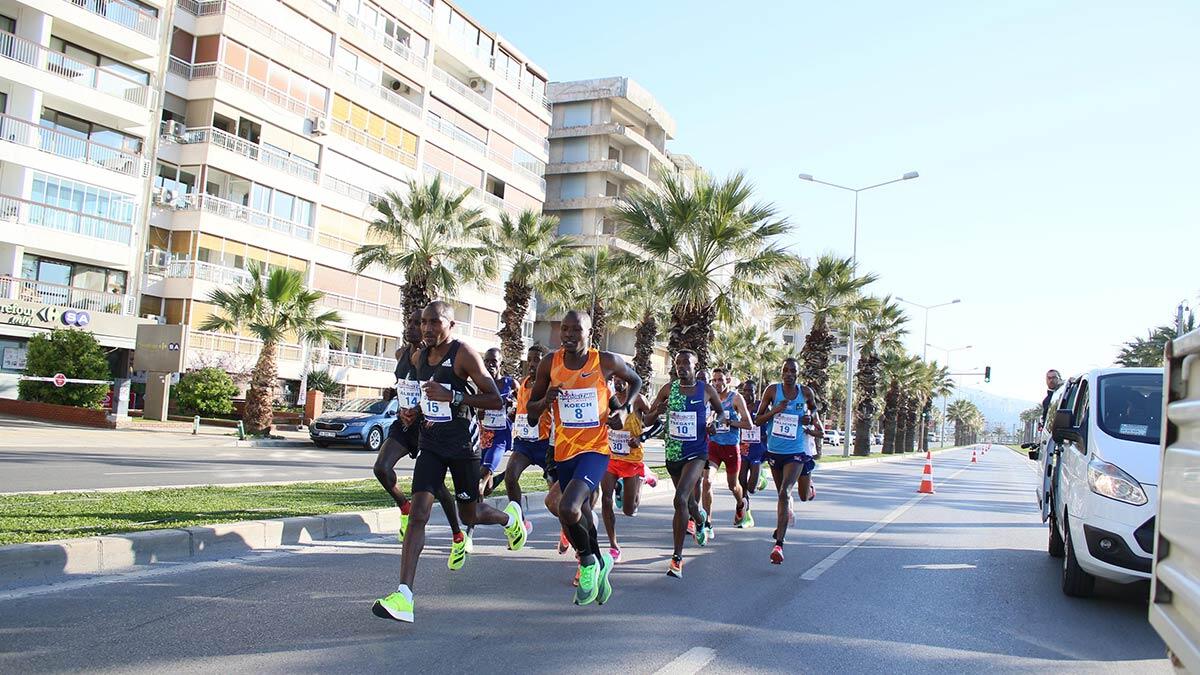 Maratonİzmir'in ikincisi bugün koşuldu