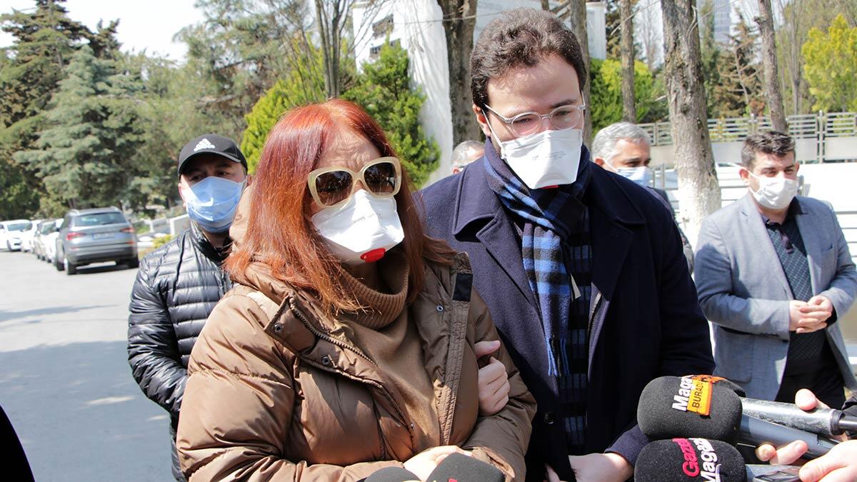 Çoklu organ yetmezliği nedeniyle 64 yaşında hayatını kaybeden oyuncu Mehtap Ar son yolculuğuna uğurlandı.