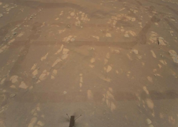 NASA, Mars'taki ilk helikopter uçuşunu paylaştı