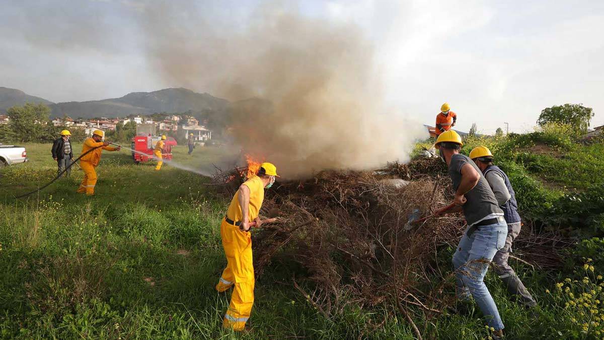 Orman yangınlarıyla mücadele gönüllülerine sertifika