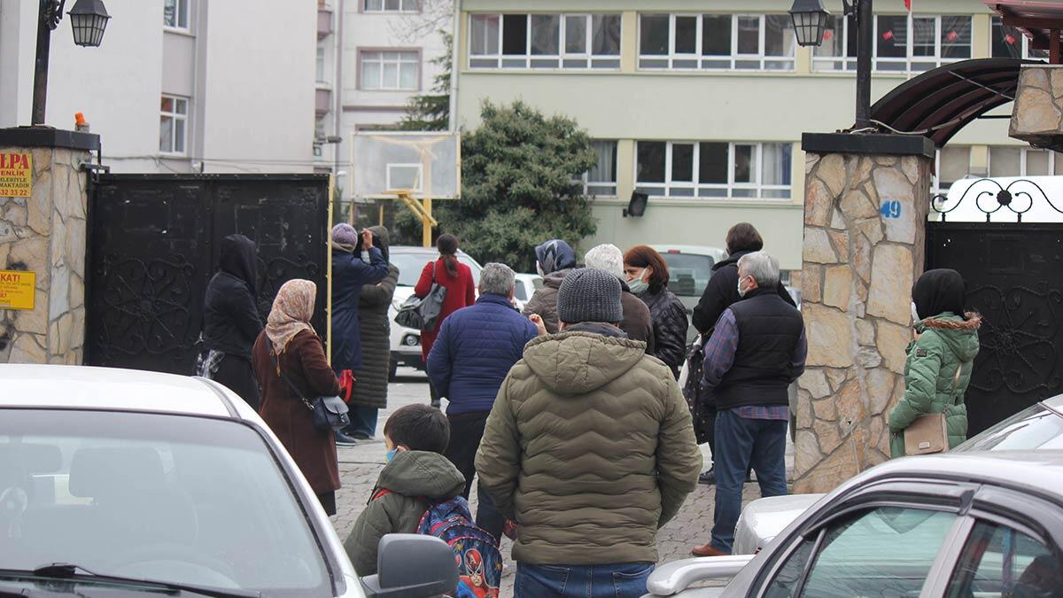 Aynı flütü kullanan 5 çocuk ve aileleriyle birlikte 14 kişi pozitif çıkıyor. Yayılımda çocuklarımız etkili çocuklara eğitim verilmesi gerekiyor.