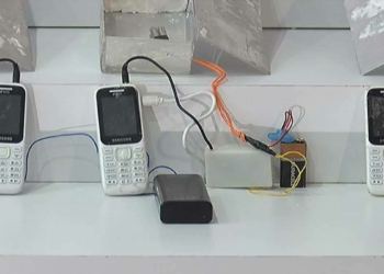 Otogarda ele geçirilen patlayıcılar basına gösterildi