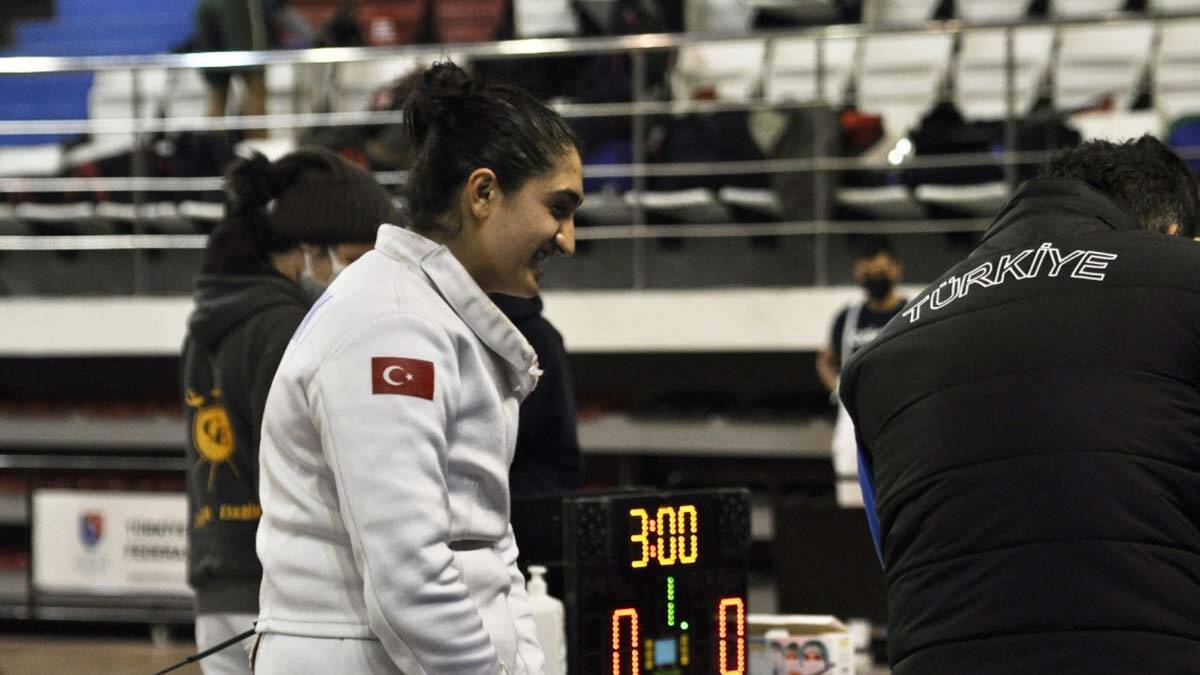 Aleyna Ertürk yıldızlar epe kategorisinde ilke imza attı