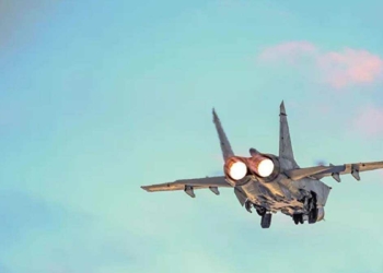 Rus avcı uçağı ABD'nin keşif uçağına önleme yaptı