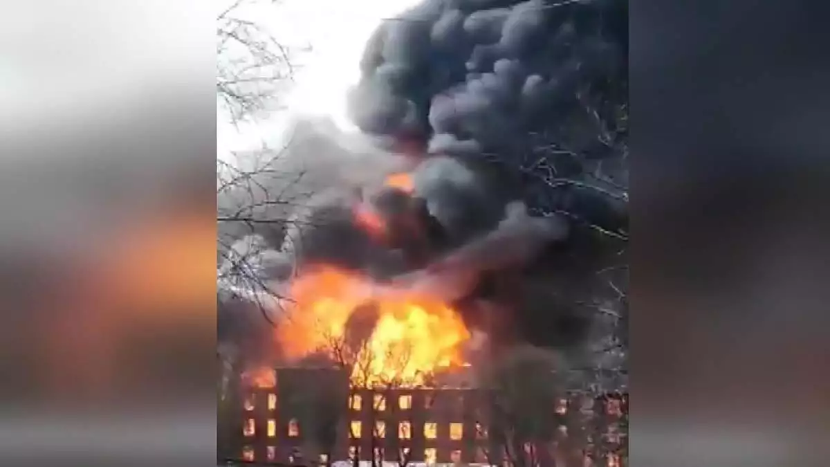 Rusya'da fabrikada yangın