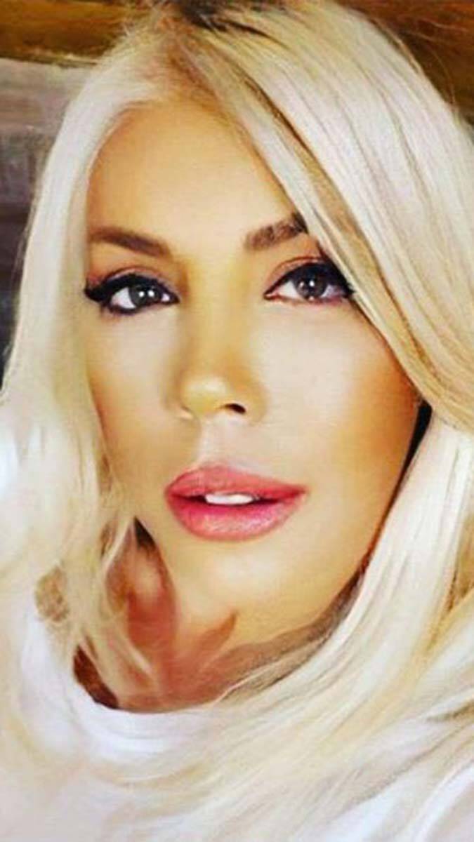 Şarkıcı Anıl Petek, avukatı aracılığıyla şiddete uğradığını öne sürdüğü şarkıcı Semiha Yankı'ya karşı koruma kararı aldırdı.