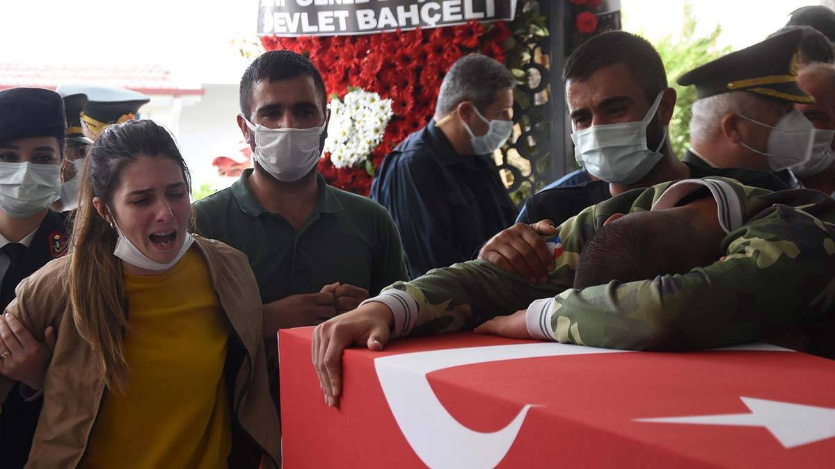 Şehit Mehmet Kıvık son yolculuğuna uğurlandı