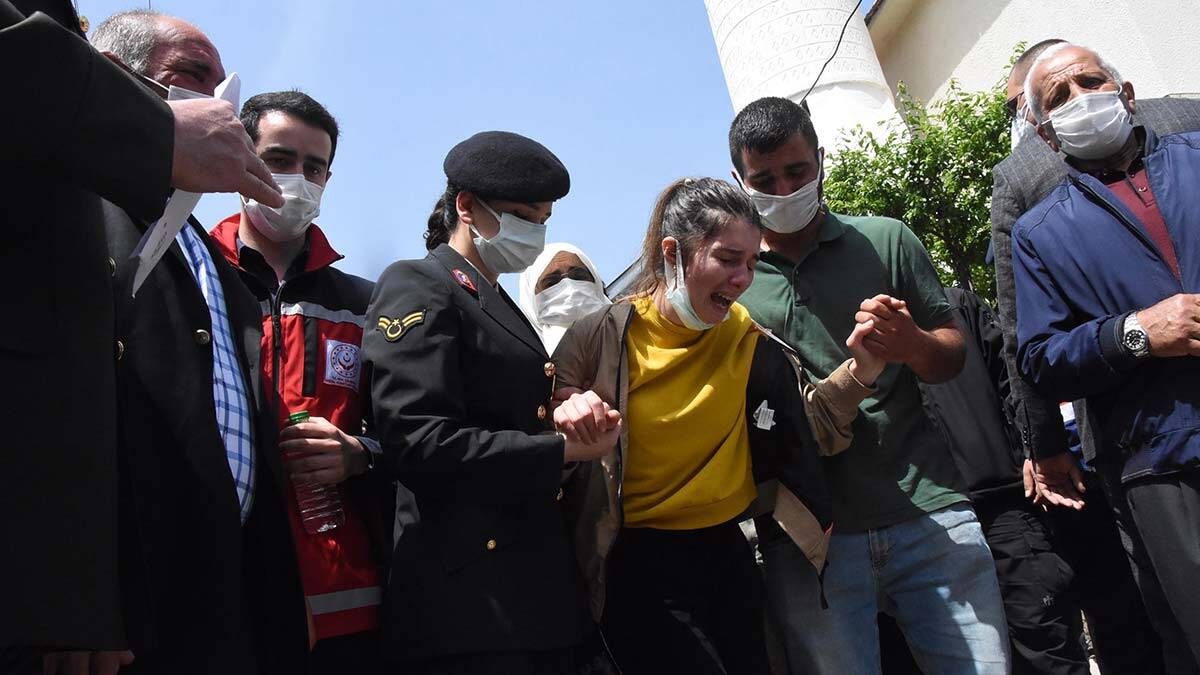 Irak'ın kuzeyinde düzenlenen Pençe- Yıldırım operasyonunda şehit olan Piyade Teğmen Mehmet Kıvık son yolculuğuna uğurlandı.