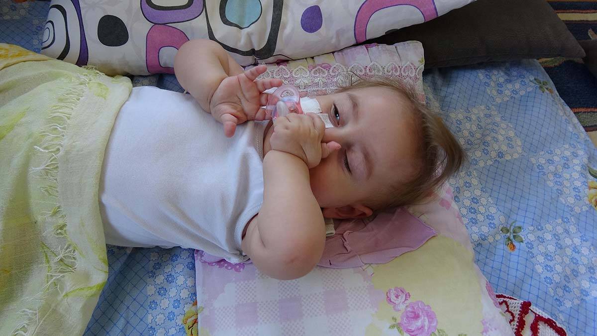 Aydın'ın Söke ilçesinde doğuştan SMA (Spinal Musküler Atrofi) Tip 1 hastası olan 23 aylık İkra Deniz'in tedavi olabilmesi için son 1 ay kaldı.