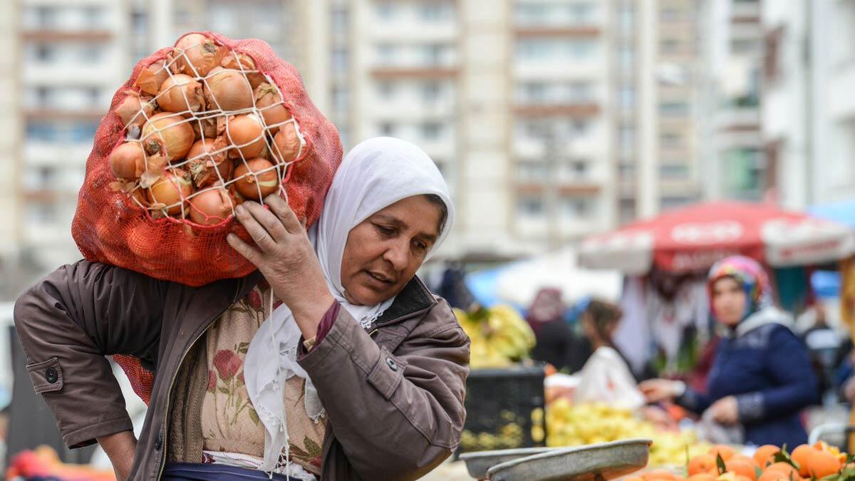 Üreticilerden patates ve kuru soğan alımına başlandı