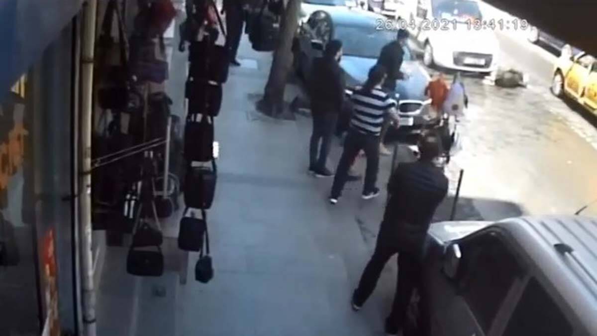 Aniden yola çıkan kadına taksi çarptı