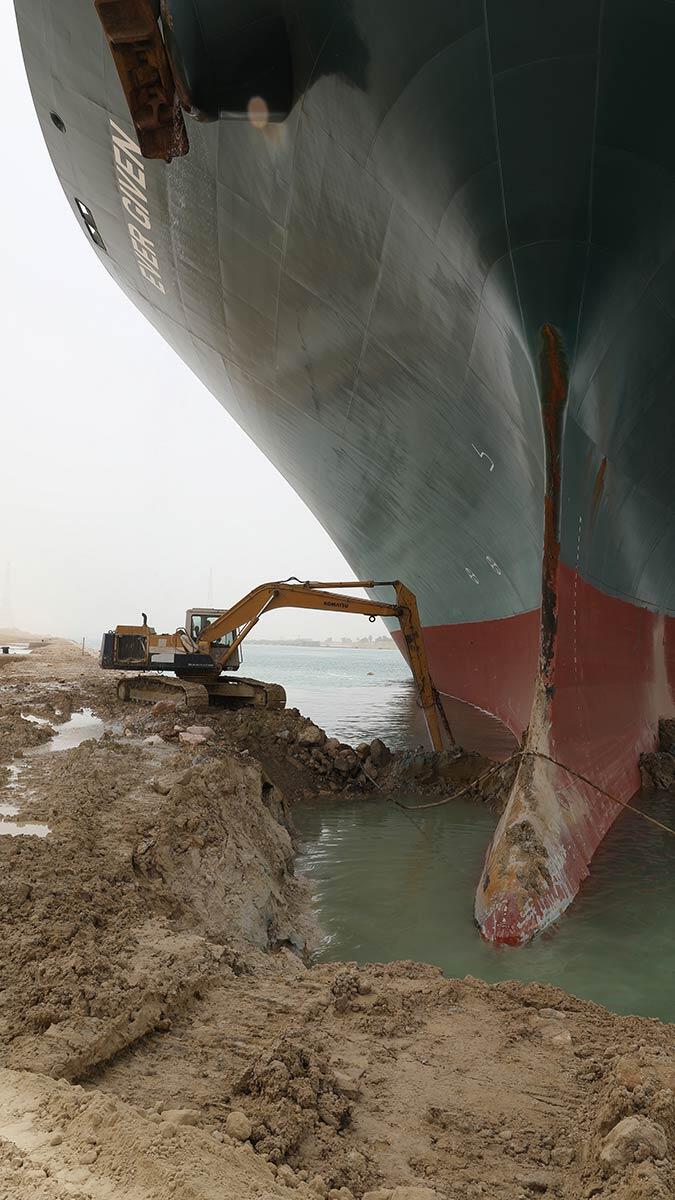 Operatörden Süveyş Kanalı'nda mesai isyanı