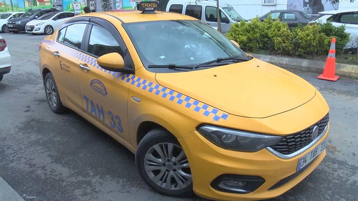 Taksicilerden aşı talebi; Kovid nedeniyle her gün bir taksiciyi kaybediyoruz. Acil şekilde taksici esnafının aşılanmasını talep ediyoruz.