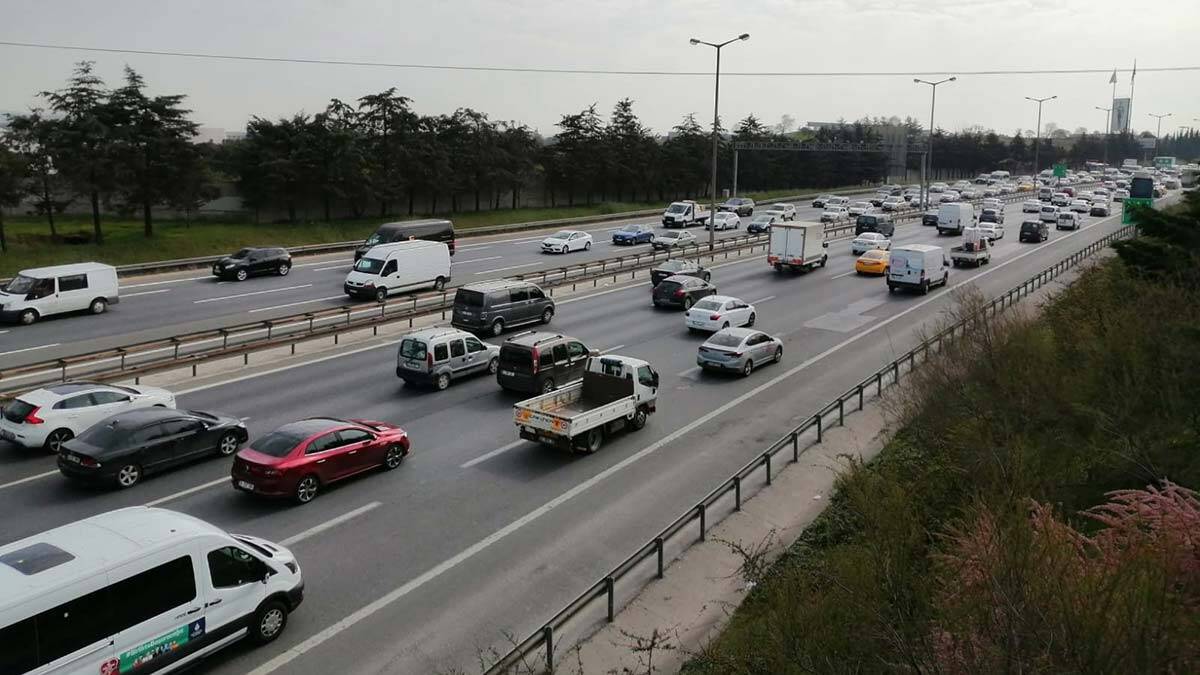 Tam kapanma öncesi İstanbul'dan kaçış başladı