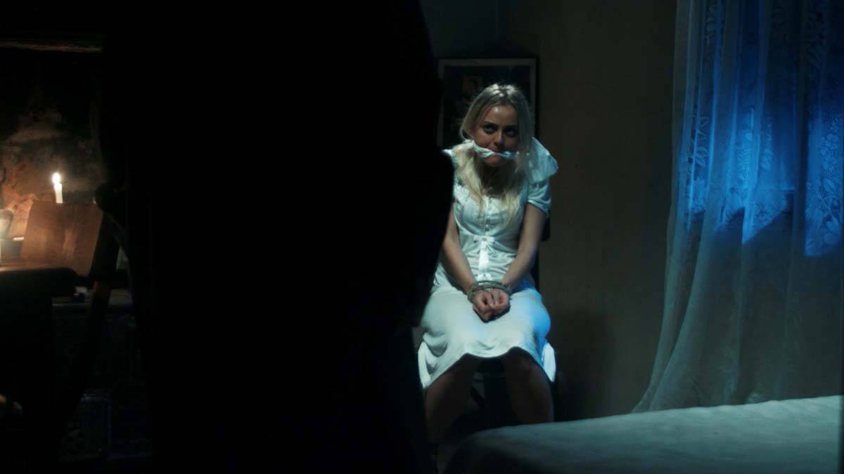 Yapımcılığını ve yönetmenliğini Ercan Er'in üstlendiği, başrolünde ise Hülya Diken'in oynadığı film; Southeast Regional Fest'te 'en iyi korku filmi', Creepy Tree Fest'te 'ürkütücü set tasarımı', Monsterflix Awards'ta 'en iyi yönetmen' ve 'en iyi oyuncu', dünyanın en seçkin festivallerinden biri olarak gösterilen Santiago Horror Film Fest'te 'resmi seçki alan film' dahil toplam 20 ödülün sahibi oldu.