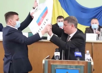 Ukrayna'da Rus bayrağı krizi