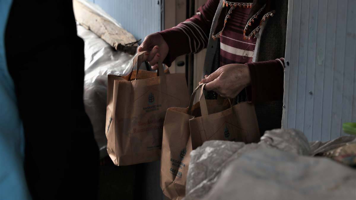 Yaşlı ve engelli vatandaşlara sıcak yemek desteği