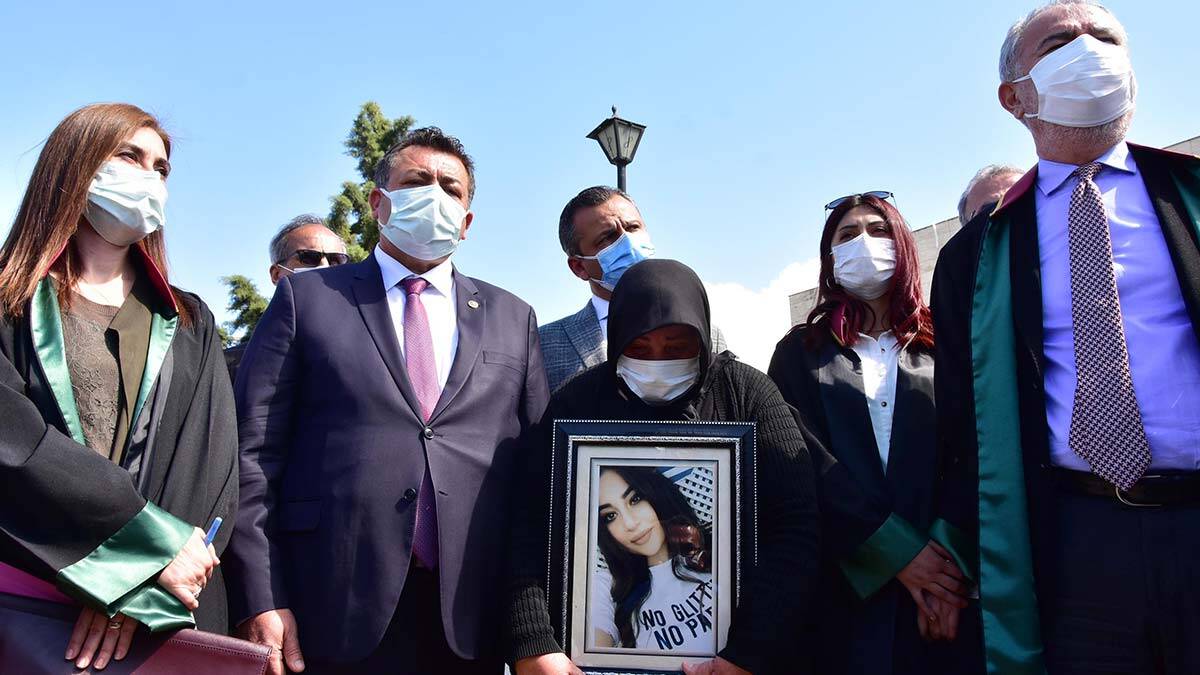 37 bıçak darbesiyle Zeynep'i öldüren boksöre iyi hal indirimi ile müebbet hapis cezasına çarptırıldı.