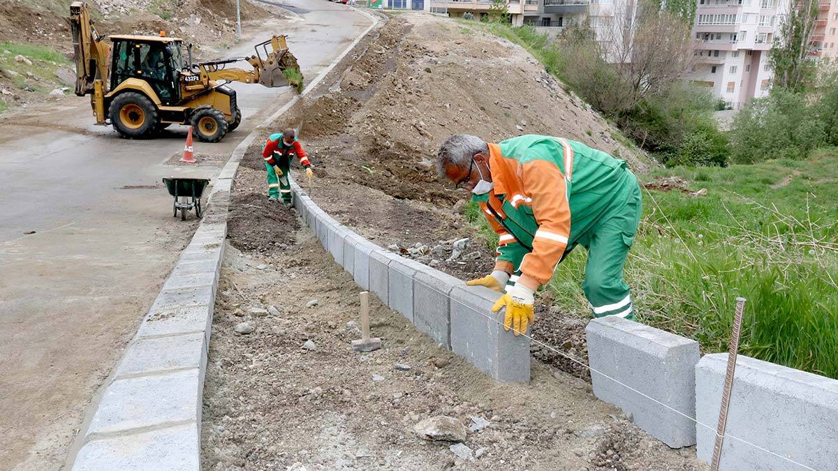Renkli desenli asfalt kaldırımlar yaygınlaşıyor