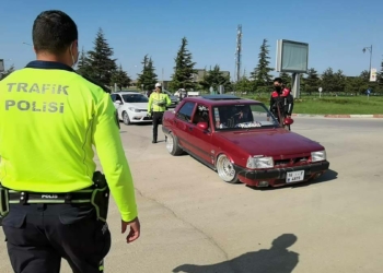 Modifiye ettiği otomobiliyle 2'nci kez ceza yedi