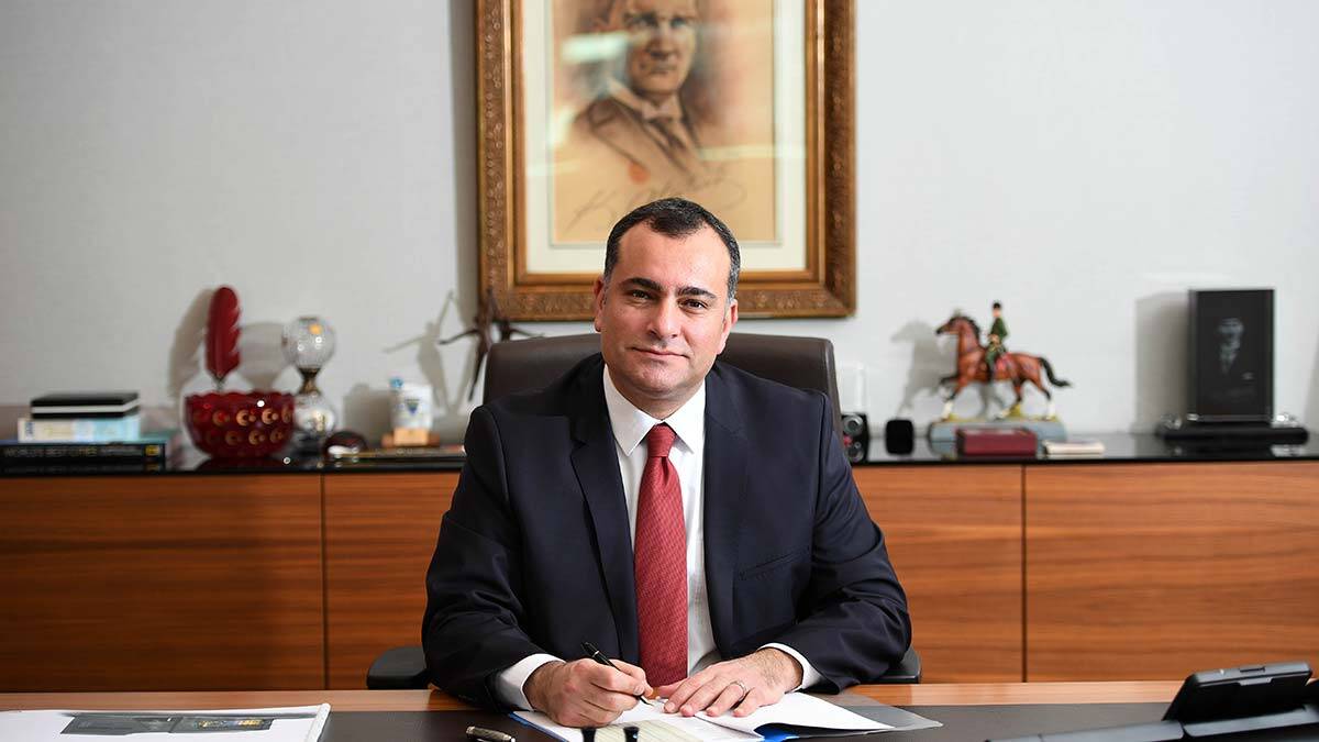 Alper Taşdelen'den bayram mesajı