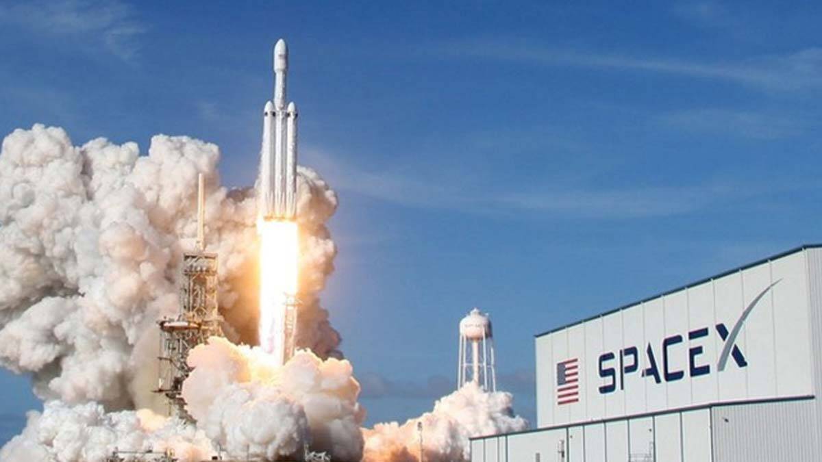 Aya seyahat edecek olan rokete DogeSpaceX adı verildi