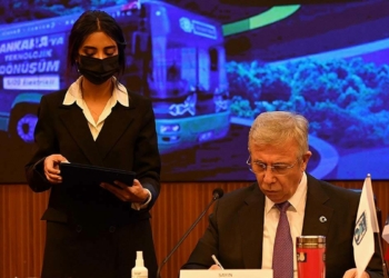 Başkent'e yeni otobüs alımı için imzalar atıldı