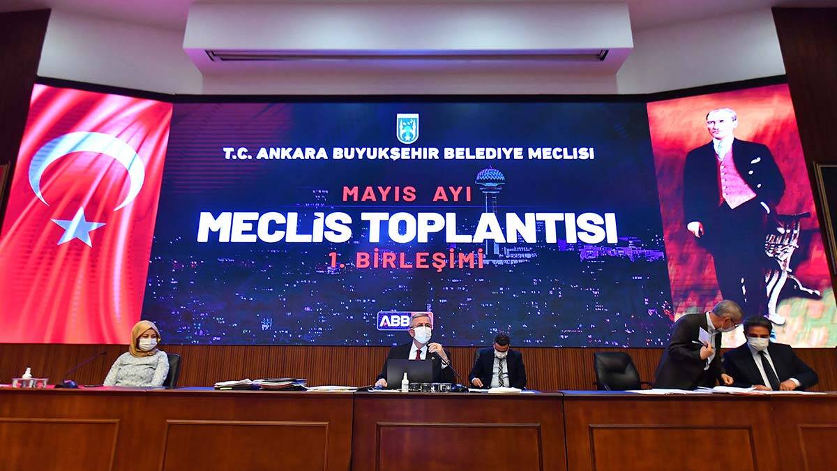 Ankara Büyükşehir Belediye Başkanı Mansur Yavaş, faaliyet raporu görüşmelerinde muhalefet partilerinin dile getirdiği tüm iddia ve eleştirilere belgeleriyle yanıt verdi.