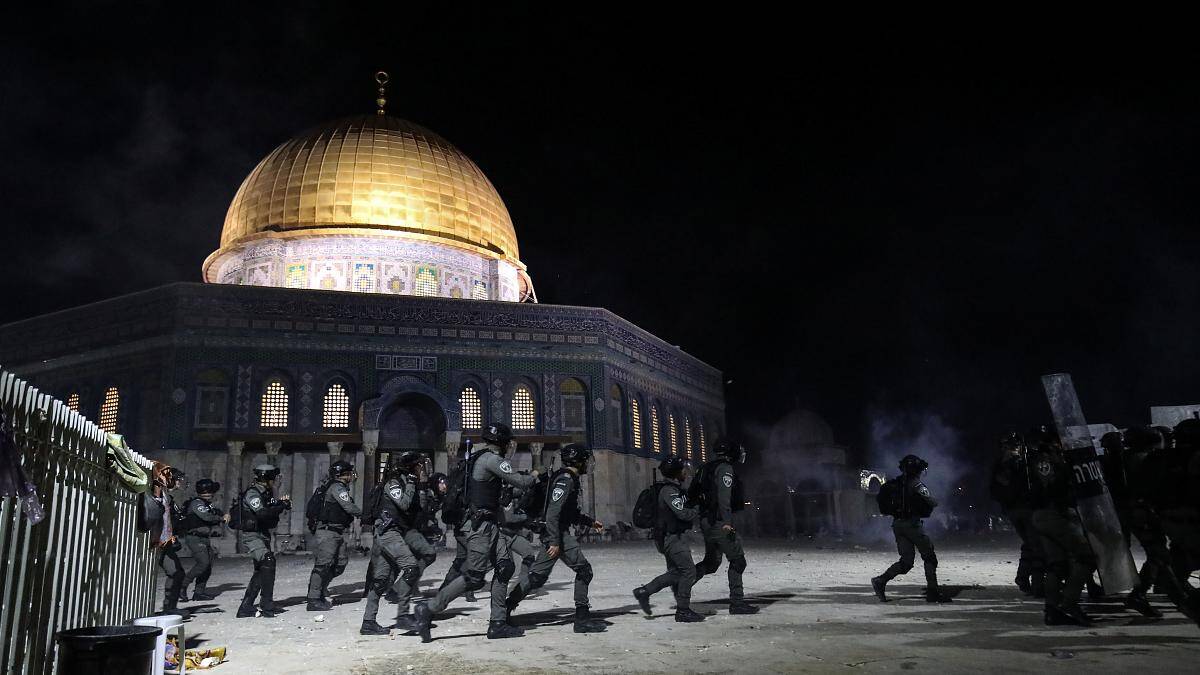 Filistinli kardeşlerimize saldırı yüreğimizi dağladı