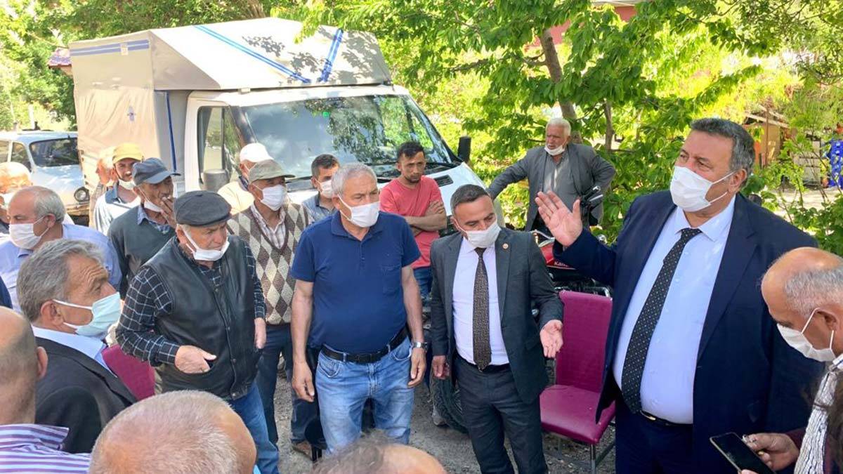 CHP Niğde Milletvekili Ömer Fethi Gürer, “Her kesimden vatandaş dişe dokunur destek bekliyor, Ekonomik buhran vatandaşın boğazını sıkıyor” dedi.