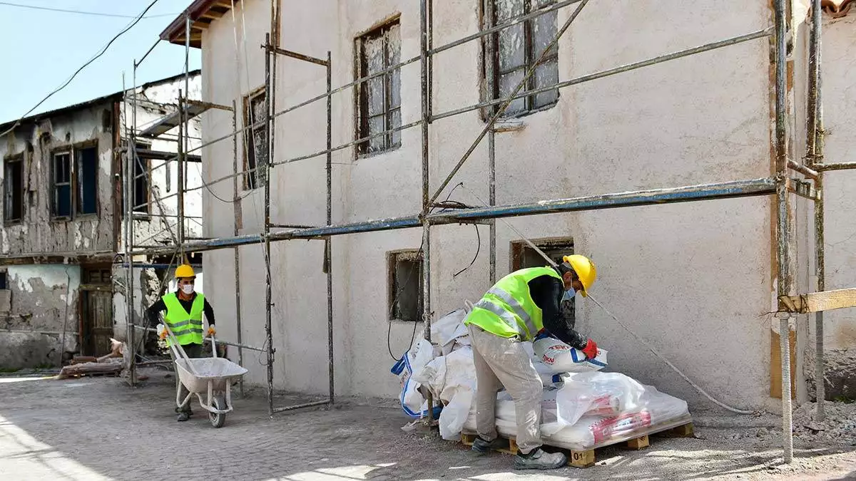Ankara kalesi'nin restorasyon çalışmaları sürüyor