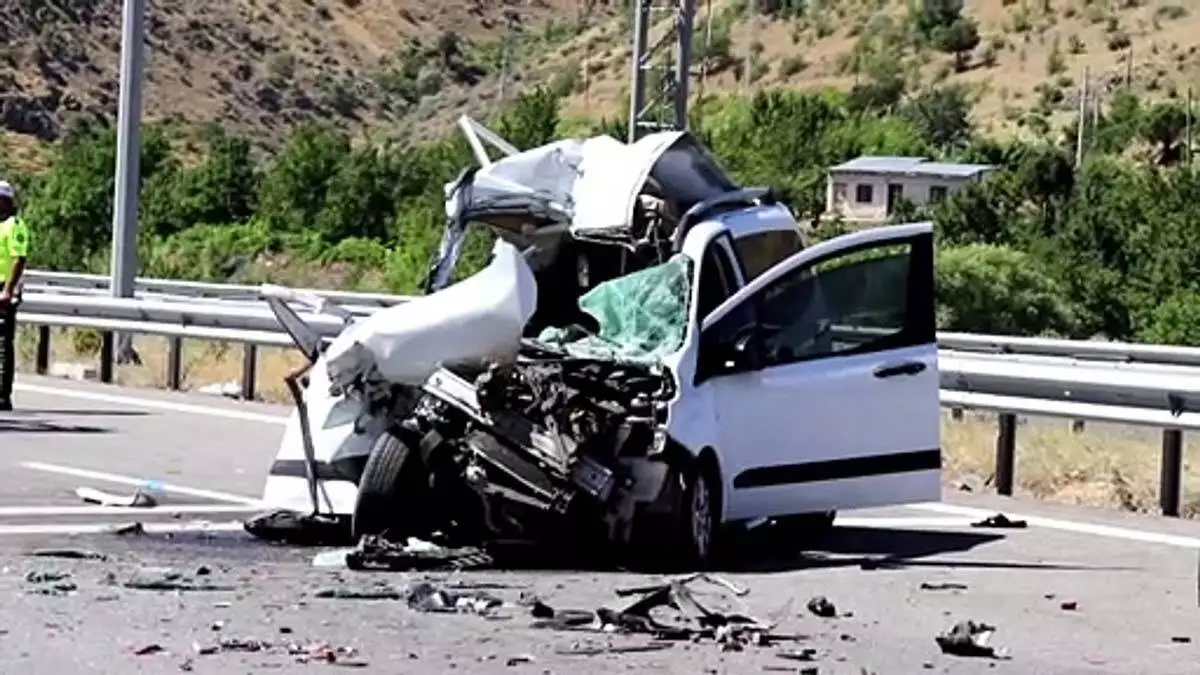 Trafik kazalarında ölümler 30 dakikada gerçekleşiyor