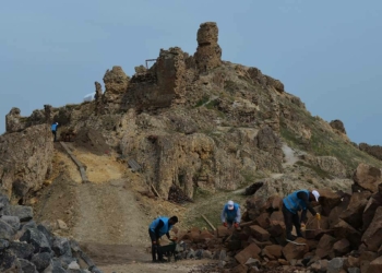 Adilcevaz Kalesi'nde restorasyona başlandı