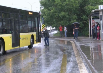 Anadolu yakası haftanın ilk gününe yağmurla başladı