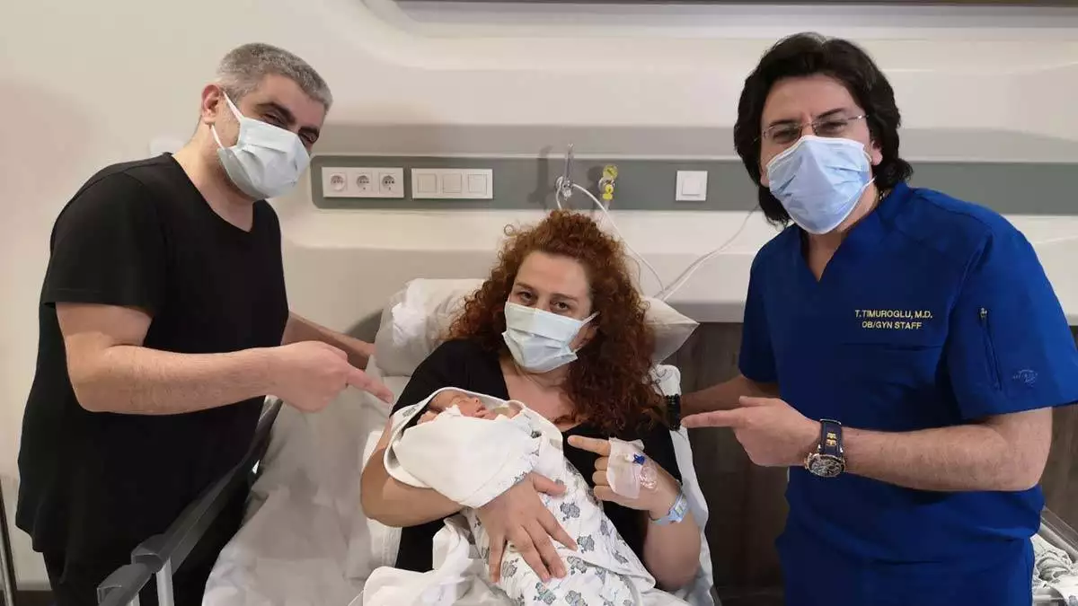 İstanbul'da yaşayan 41 yaşındaki oyuncu sinem ekşioğlu'nun ilk bebeği asil bebek doktorların mucize bebeği oldu.