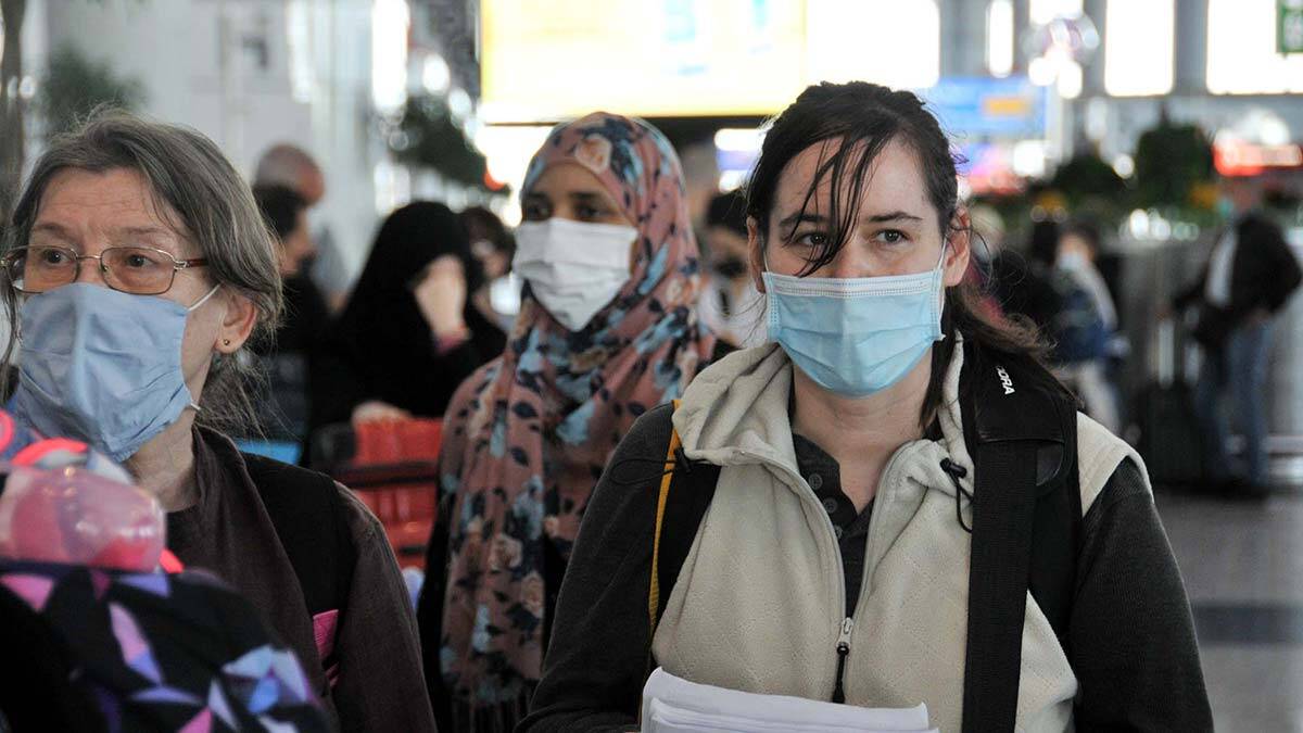 Türkiye başta olmak üzere 25 ülkede kalan 220 Avustralya vatandaşları, bir yıllı aşkın aradan sonra özel seferle ülkelerine döndüler.