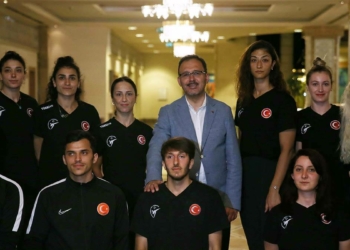 Kasapoğlu Tekvando Kadın Milli Takım kampını ziyaret etti