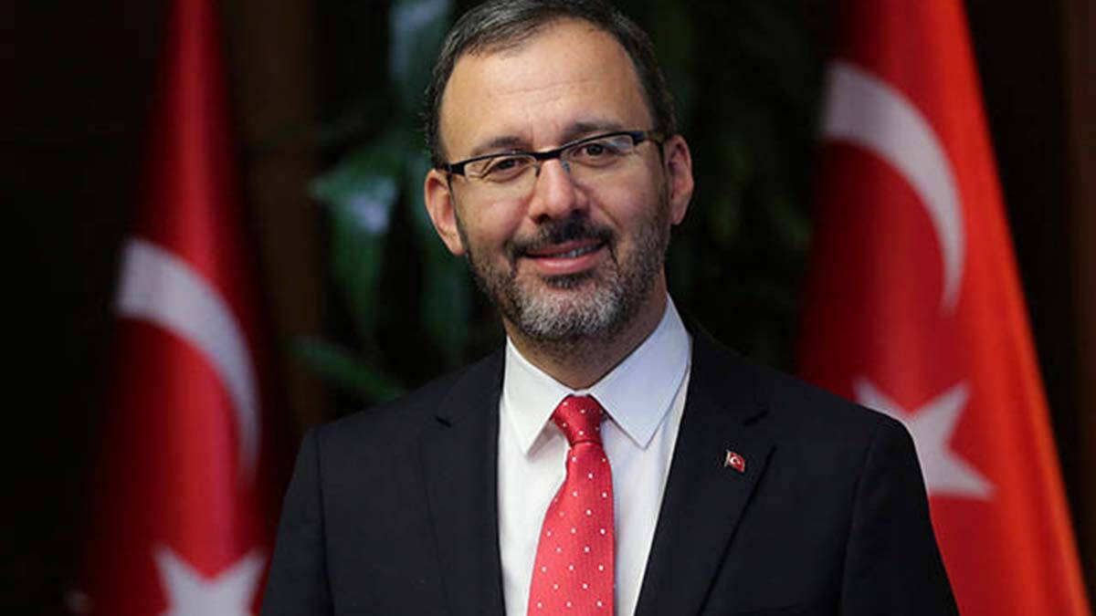 Bakan Kasapoğlu Beşiktaş'ı kutladı